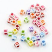 bokstav-bokstäver-kub-plast-storpack-bokstavspärlor-pärlor.jpg