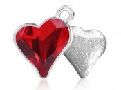 hänge-rött-facetterat-hjärta-silver.jpg