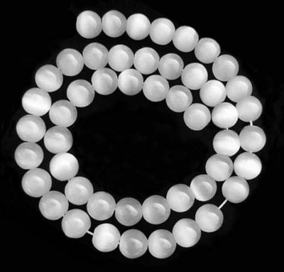 kattöga-cat´s eye-vita-vit-6 mm-pärla.jpg