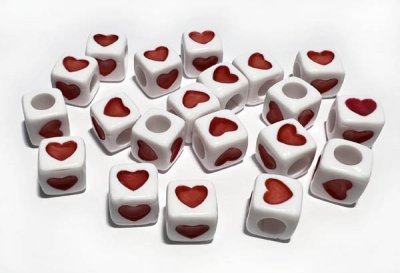 vit-kub-röda-hjärtan.jpg
